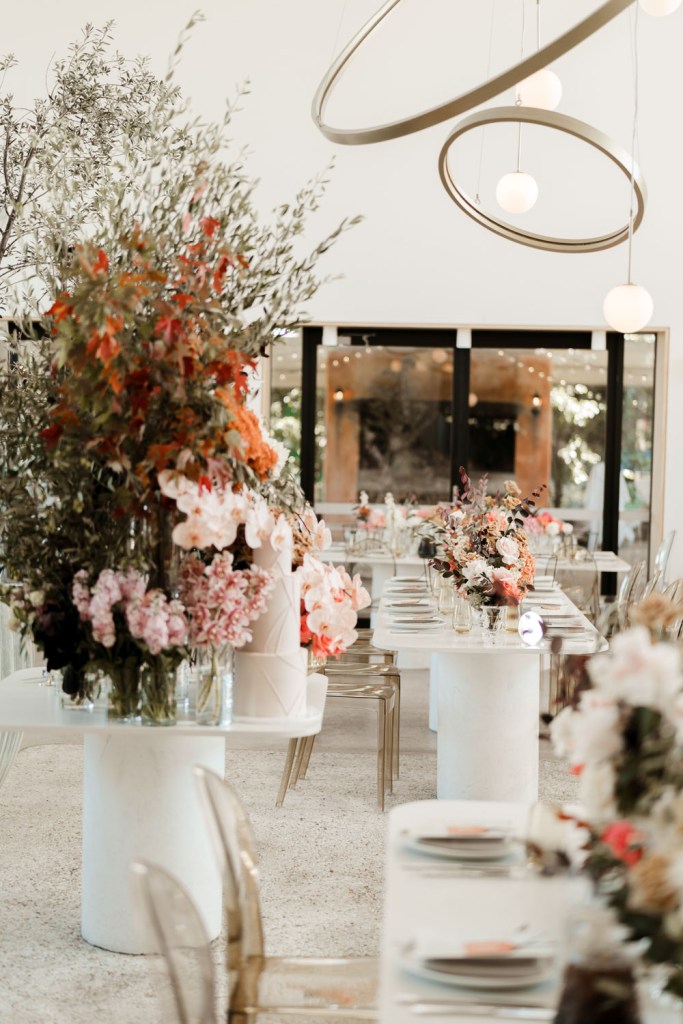 PECA-RESTARAUNT-GLEDSWOOD-HILLS-ENGAGEMENT-LOCATION-ANELLOWEDDINGS-FLORALS-CAKE
