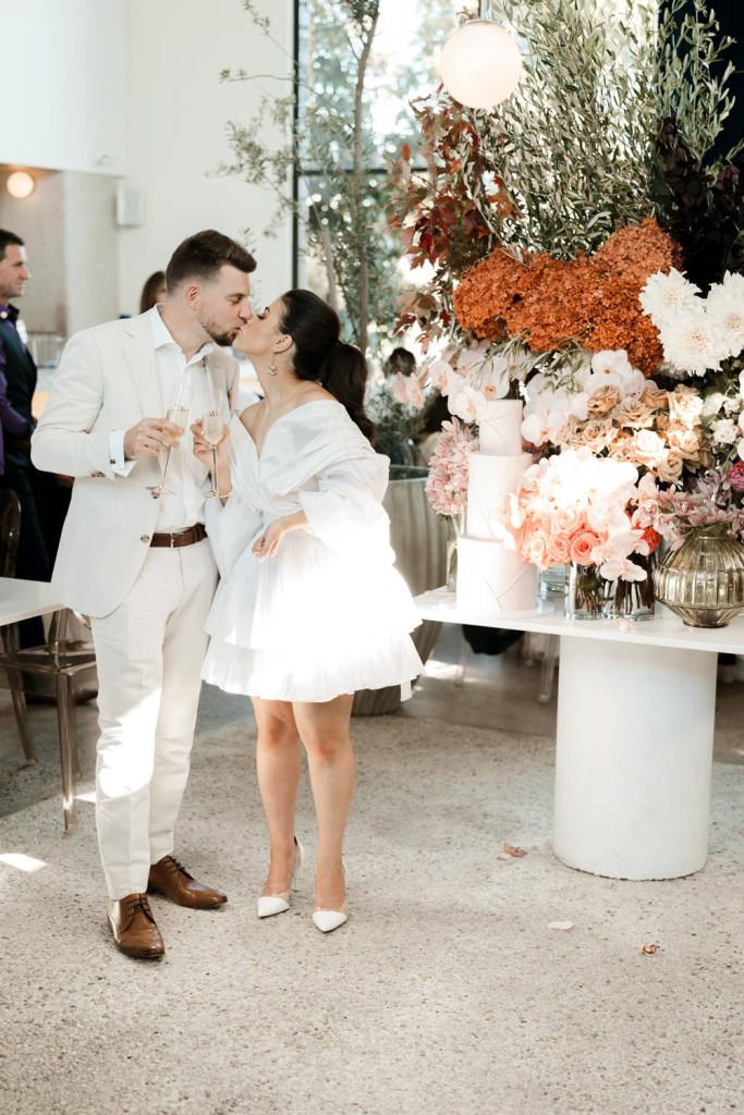 PECA-RESTARAUNT-GLEDSWOOD-HILLS-ENGAGEMENT-LOCATION-ANELLOWEDDINGS-PECA-RESTARAUNT-GLEDSWOOD-HILLS-ENGAGEMENT-LOCATION-ANELLOWEDDINGS-DRINKING