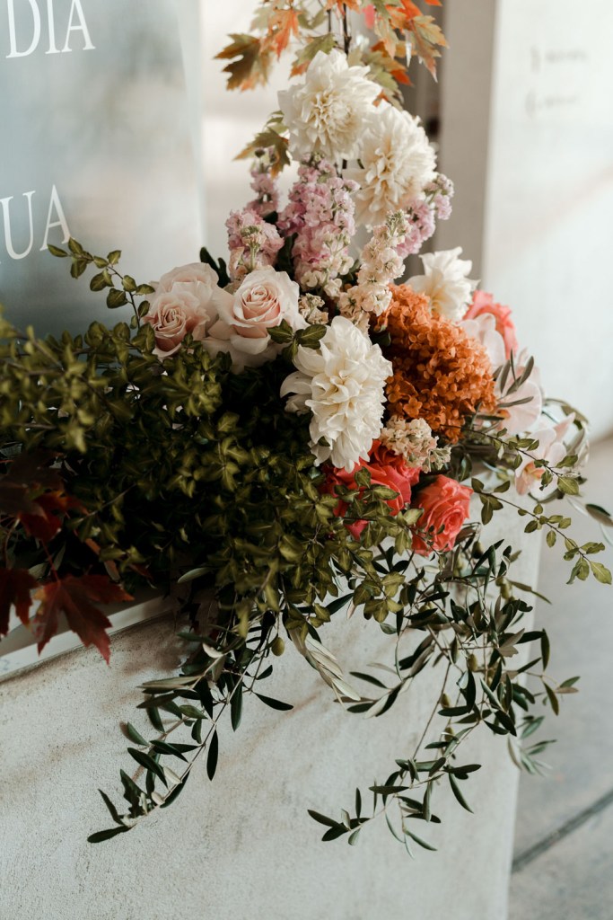PECA-RESTARAUNT-GLEDSWOOD-HILLS-ENGAGEMENT-LOCATION-ANELLOWEDDINGS-FLORALS