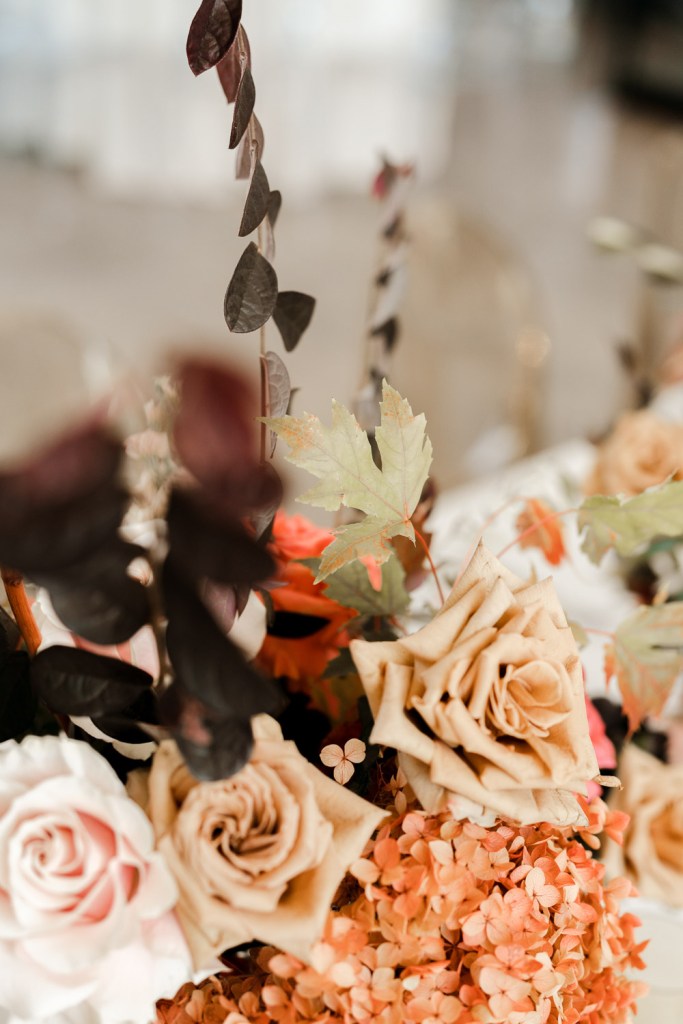 PECA-RESTARAUNT-GLEDSWOOD-HILLS-ENGAGEMENT-LOCATION-ANELLOWEDDINGS-FLORALS