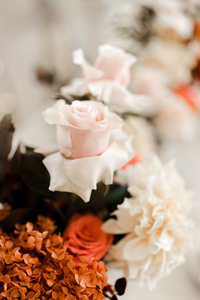 PECA-RESTARAUNT-GLEDSWOOD-HILLS-ENGAGEMENT-LOCATION-ANELLOWEDDINGS-FLORALS