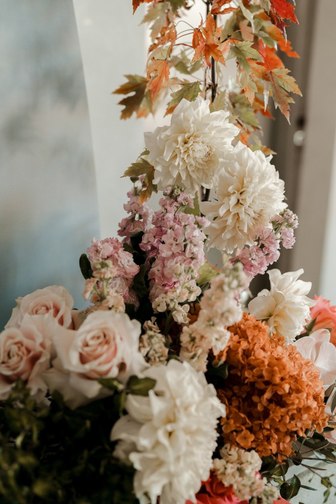 PECA-RESTARAUNT-GLEDSWOOD-HILLS-ENGAGEMENT-LOCATION-ANELLOWEDDINGS-FLORALS