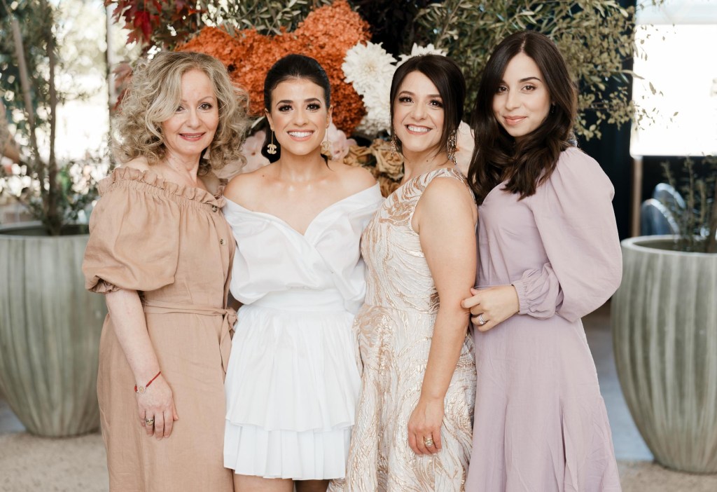 PECA-RESTARAUNT-GLEDSWOOD-HILLS-ENGAGEMENT-LOCATION-ANELLOWEDDINGS-GUEST-PHOTOS