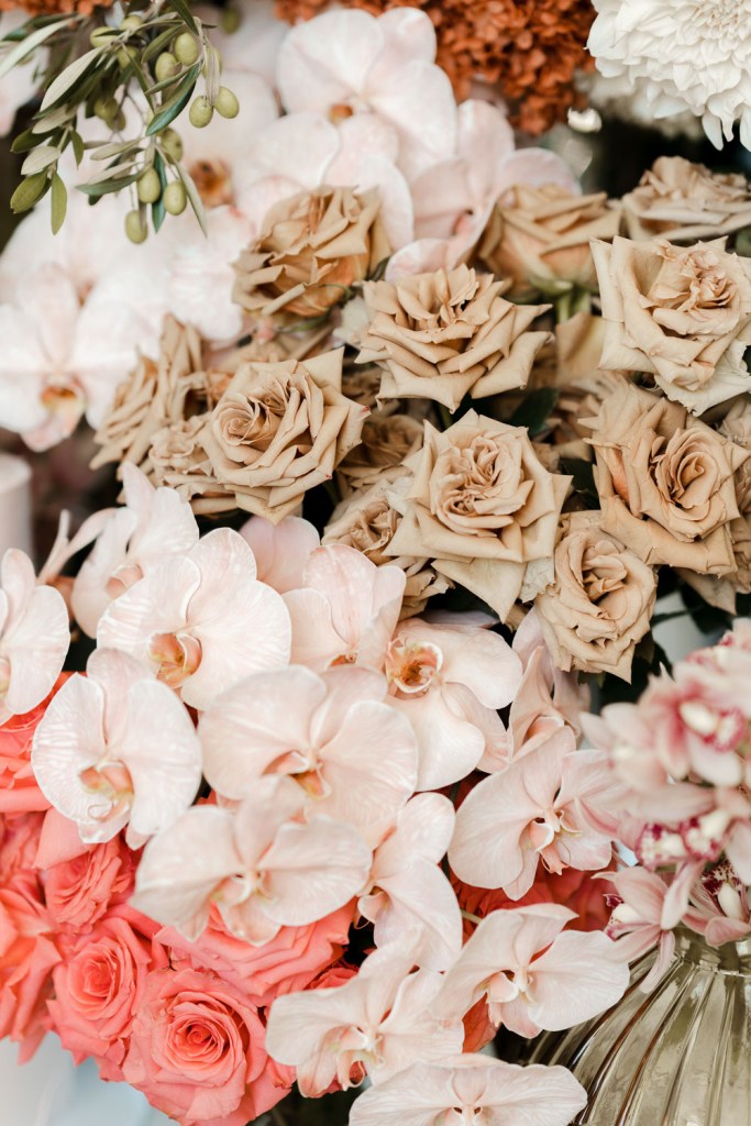 PECA-RESTARAUNT-GLEDSWOOD-HILLS-ENGAGEMENT-LOCATION-ANELLOWEDDINGS-FLORALS-CAKE