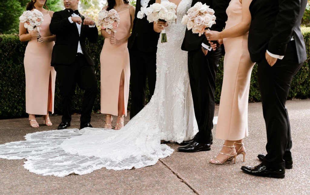 OATLANDS-HOUSE-NAVARRA-VENUES--SYDNEY-WEDDING-PHOTOGRAPHER-ANELLOWEDDINGS-BRIDAl-PARTY