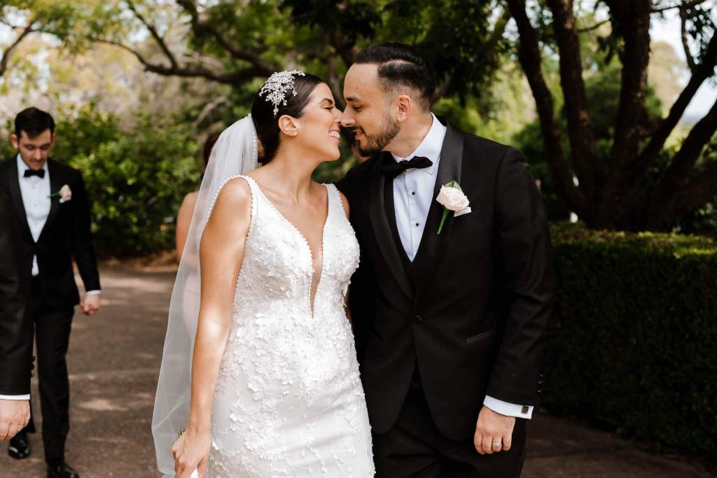 OATLANDS-HOUSE-NAVARRA-VENUES--SYDNEY-WEDDING-PHOTOGRAPHER-ANELLOWEDDINGS-DREAMY-BRIDE