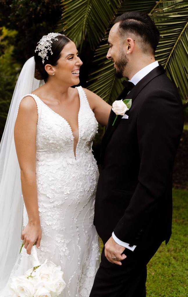 OATLANDS-HOUSE-NAVARRA-VENUES--SYDNEY-WEDDING-PHOTOGRAPHER-ANELLOWEDDINGS-HAPPY-COUPLE