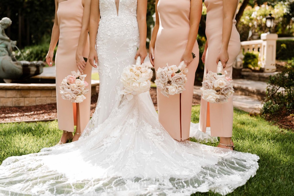 OATLANDS-HOUSE-NAVARRA-VENUES--SYDNEY-WEDDING-PHOTOGRAPHER-ANELLOWEDDINGS-NUDE-BRIDESMAIDS-DRESSES