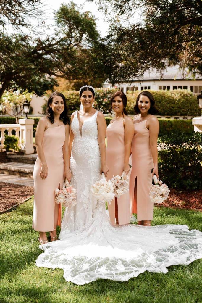 OATLANDS-HOUSE-NAVARRA-VENUES--SYDNEY-WEDDING-PHOTOGRAPHER-ANELLOWEDDINGS-BRIDESMAIDS