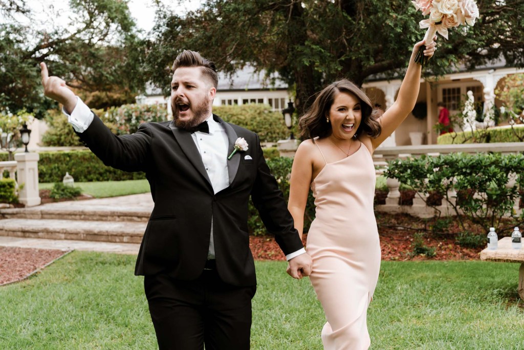 OATLANDS-HOUSE-NAVARRA-VENUES--SYDNEY-WEDDING-PHOTOGRAPHER-ANELLOWEDDINGS-COUPLES-FUN