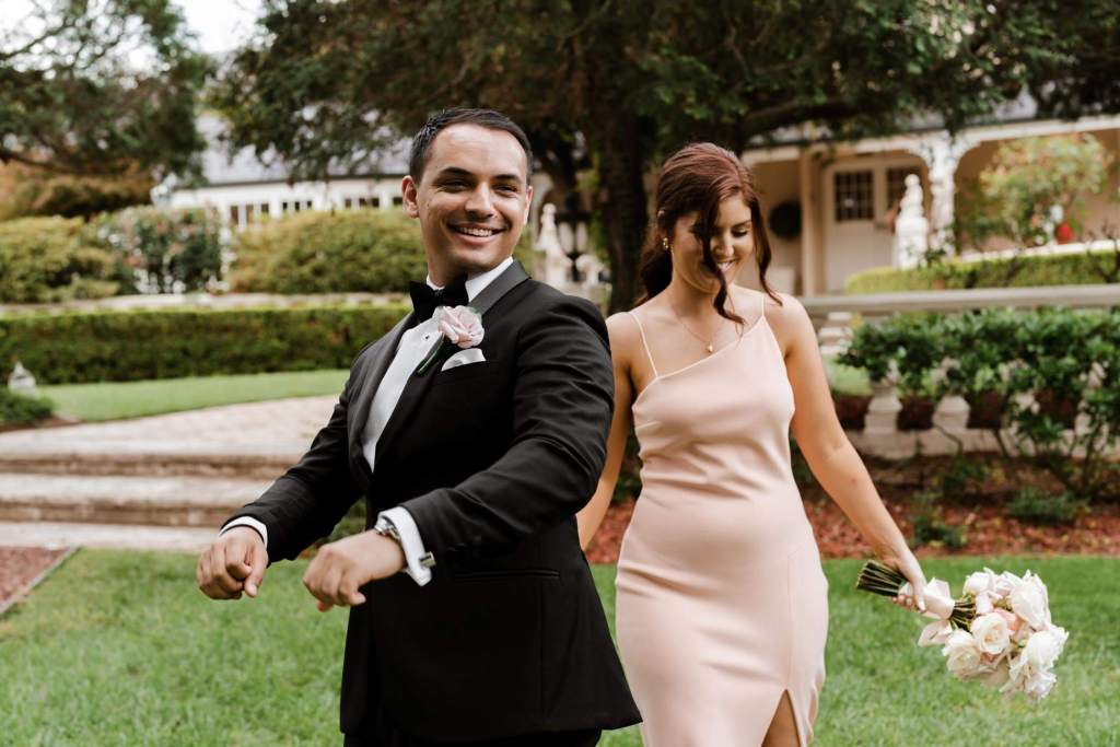 OATLANDS-HOUSE-NAVARRA-VENUES--SYDNEY-WEDDING-PHOTOGRAPHER-ANELLOWEDDINGS-COUPLES-FUN