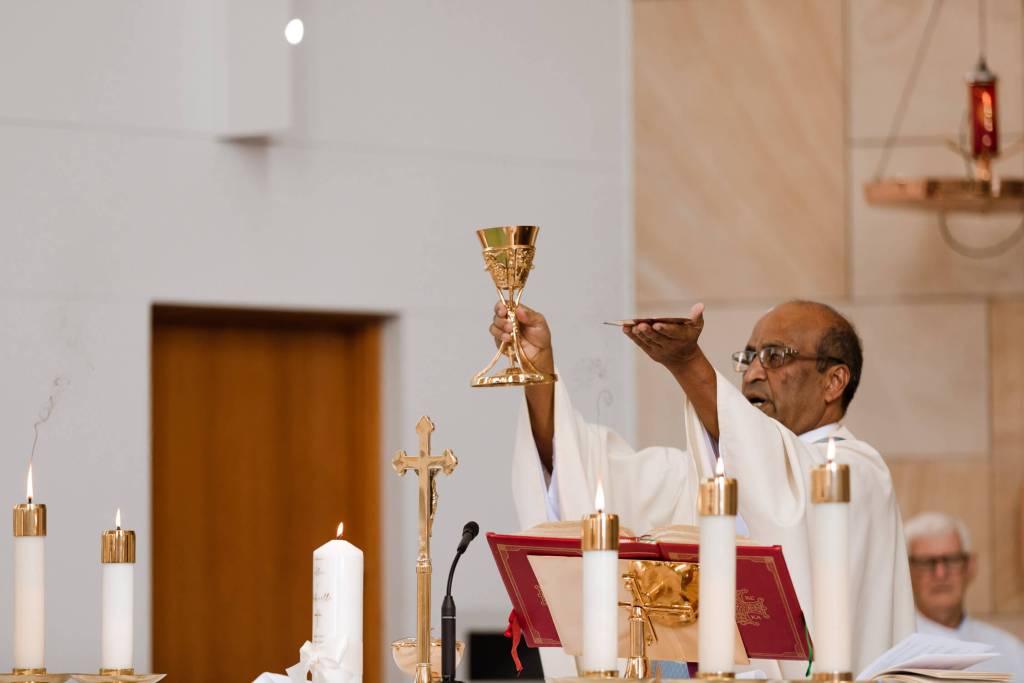 ST-PETER-CHANEL-CATHOLIC-CHURCH-BERALA-SYDNEY-WEDDING-PHOTOGRAPHER-ANELLOWEDDINGS-PRIEST