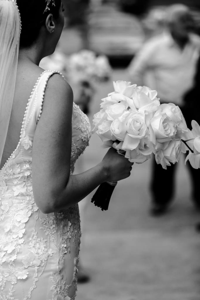 ST-PETER-CHANEL-CATHOLIC-CHURCH-BERALA-SYDNEY-WEDDING-PHOTOGRAPHER-ANELLOWEDDINGS-ELEGANT-BRIDE-BOUQUET