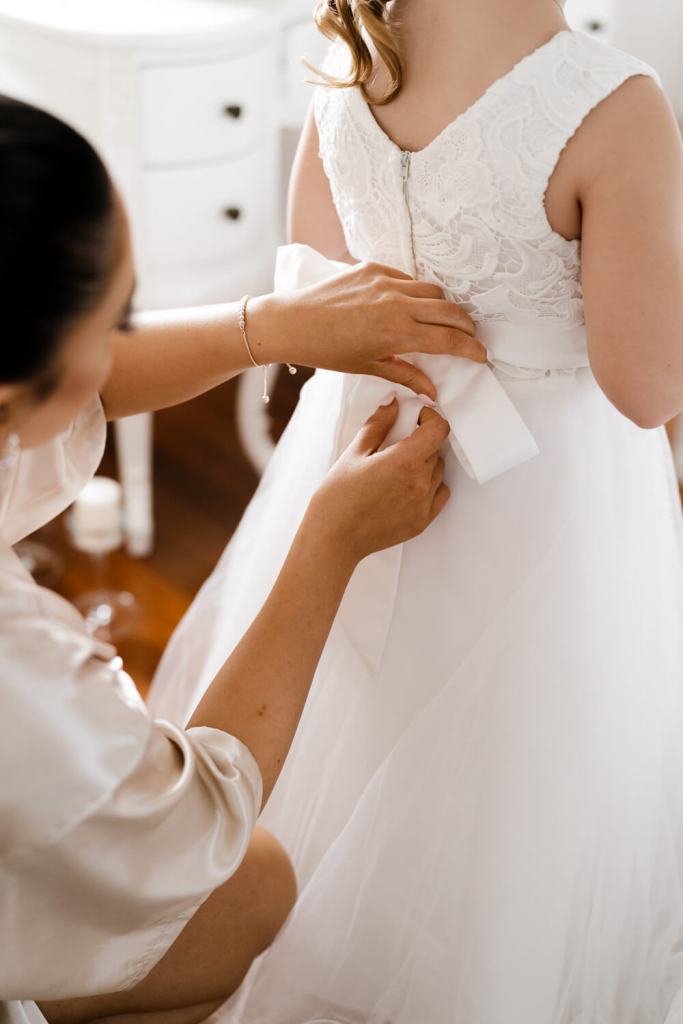 SYDNEY-WEDDING-PHOTOGRAPHER-ANELLOWEDDINGS-CLASSY-PAGE-GIRL-DRESSES