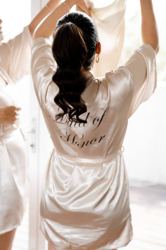 SYDNEY-WEDDING-PHOTOGRAPHER-ANELLOWEDDINGS-MAID-OF-HONOUR-ROBE
