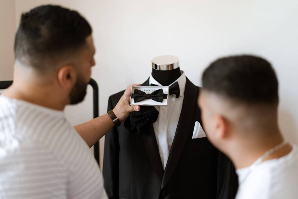 SYDNEY-WEDDING-PHOTOGRAPHER-ANELLOWEDDINGS-GROOMS-HOUSE-BOW-TIE