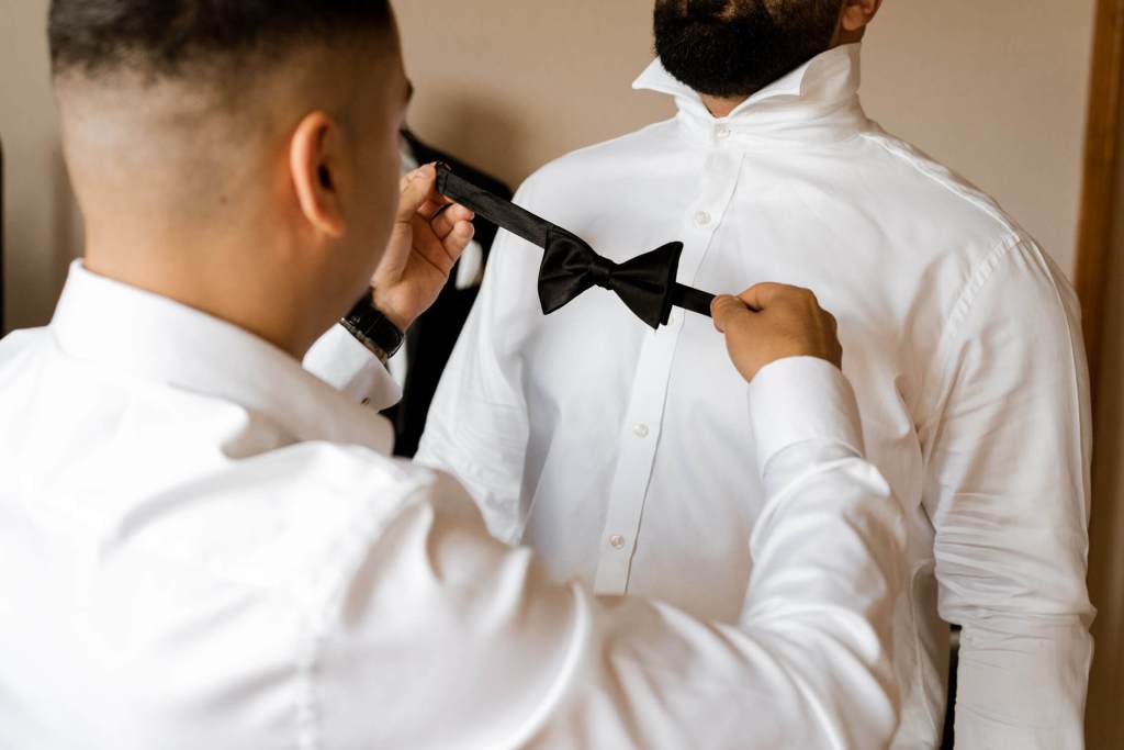 SYDNEY-WEDDING-PHOTOGRAPHER-ANELLOWEDDINGS-GROOMS-HOUSE-GROOM-SMILING