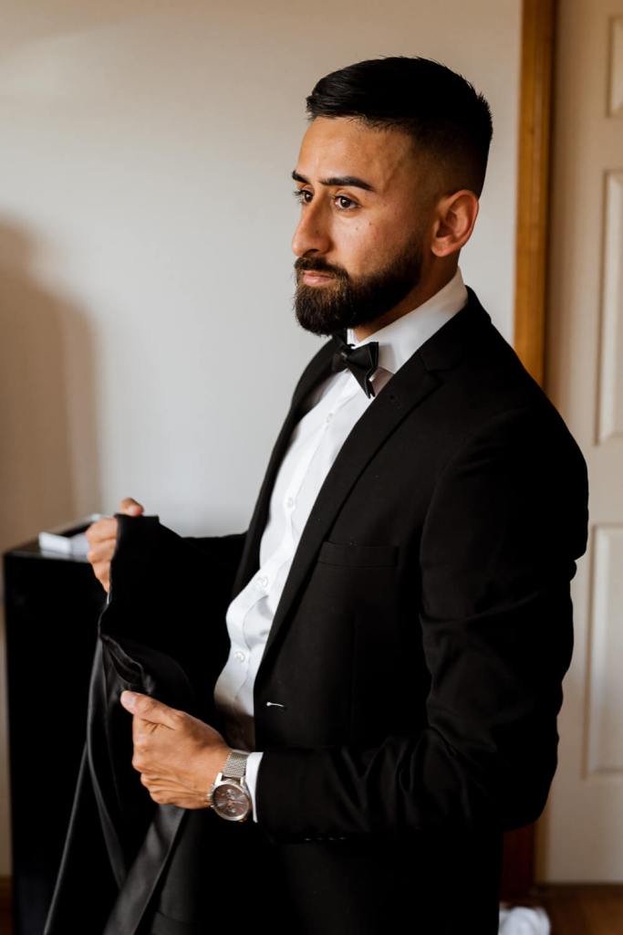 SYDNEY-WEDDING-PHOTOGRAPHER-ANELLOWEDDINGS-SUIT-BLACK-TIE-SUIT