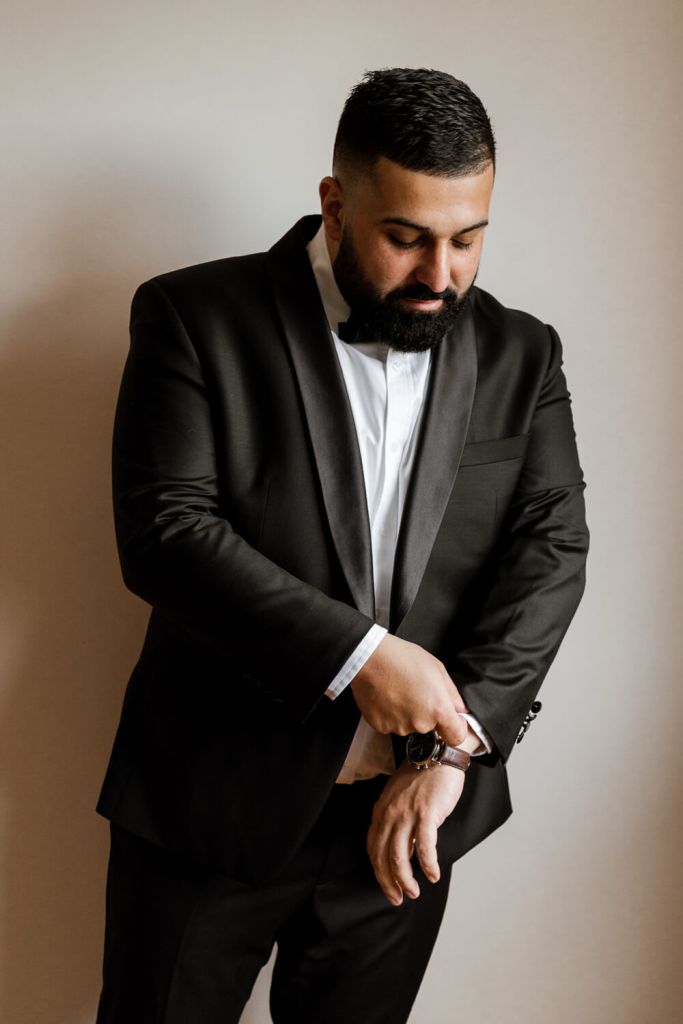 SYDNEY-WEDDING-PHOTOGRAPHER-ANELLOWEDDINGS-SUIT-BLACK-TIE-SUIT