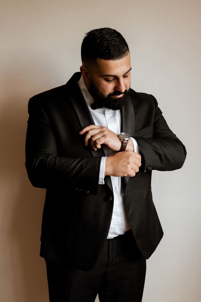 SYDNEY-WEDDING-PHOTOGRAPHER-ANELLOWEDDINGS-SUIT-BLACK-TIE-SUIT