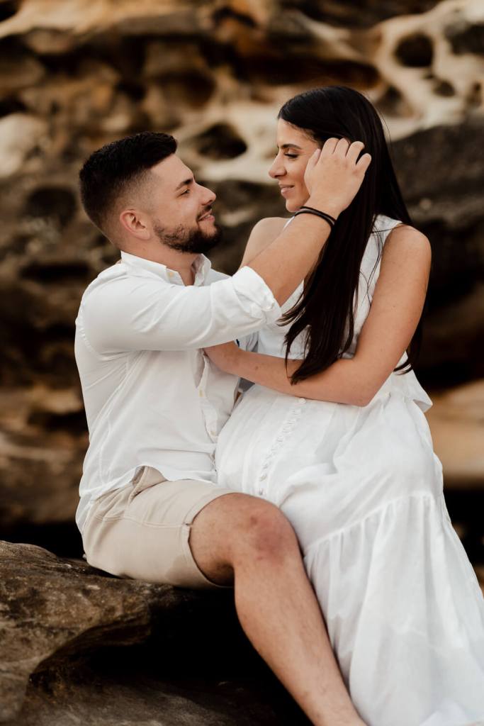 TAMARAMA-BEACH-BONDI-SYDNEY-ANELLOWEDDINGS-PRE-WEDDING-SHOOT-ROCKS