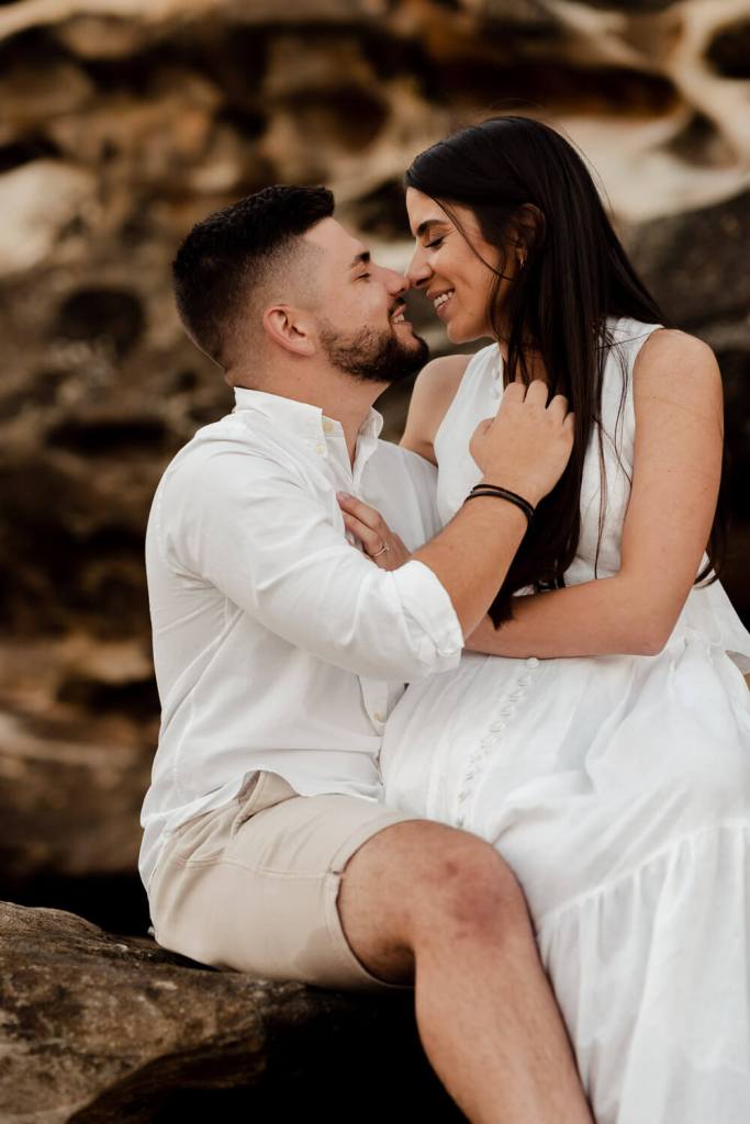 TAMARAMA-BEACH-BONDI-SYDNEY-ANELLOWEDDINGS-PRE-WEDDING-SHOOT-ROCKS
