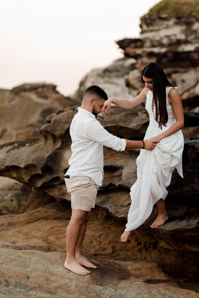 TAMARAMA-BEACH-BONDI-SYDNEY-ANELLOWEDDINGS-PRE-WEDDING-SHOOT-ROCKS