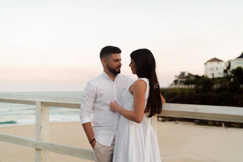 TAMARAMA-BEACH-BONDI-SYDNEY-ANELLOWEDDINGS-PRE-WEDDING-SHOOT-CLIFF