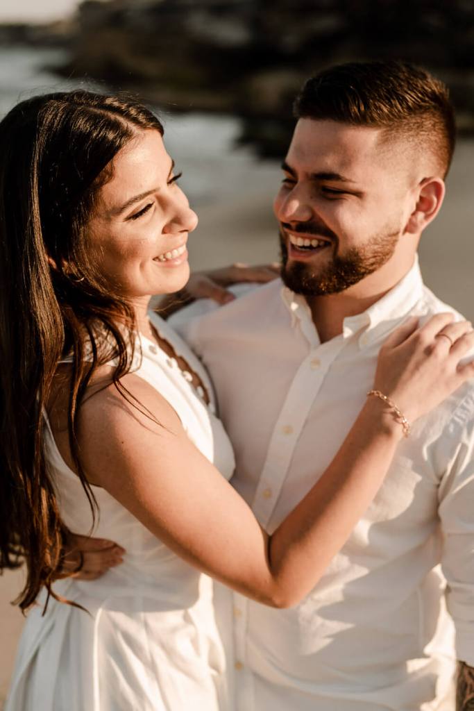 TAMARAMA-BEACH-BONDI-SYDNEY-ANELLOWEDDINGS-PRE-WEDDING-SHOOT-SAND-CANDID