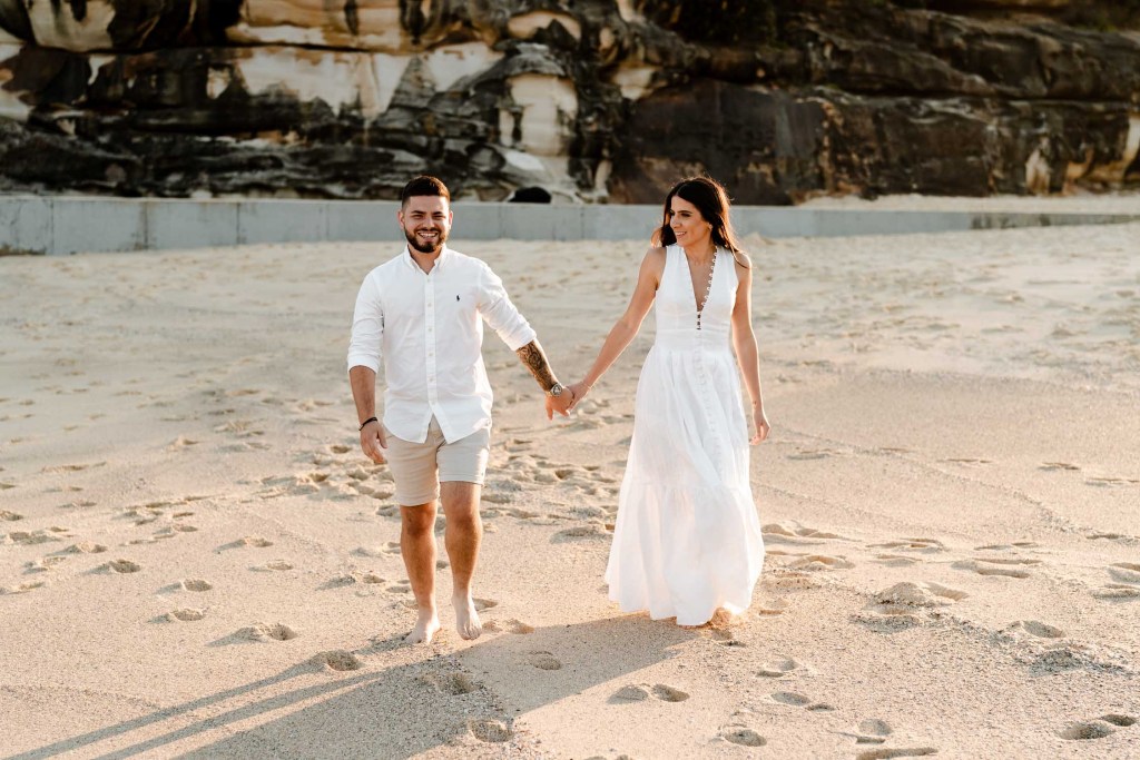 TAMARAMA-BEACH-BONDI-SYDNEY-ANELLOWEDDINGS-PRE-WEDDING-SHOOT-SAND-CANDID