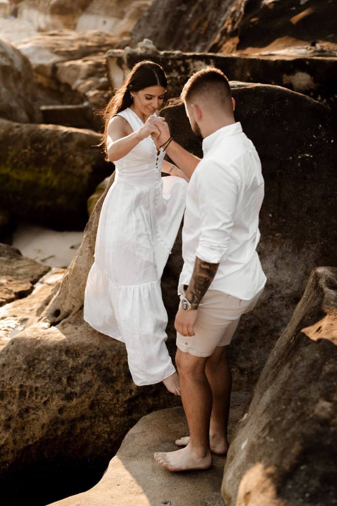 TAMARAMA-BEACH-BONDI-SYDNEY-ANELLOWEDDINGS-PRE-WEDDING-SHOOT-ROCKS