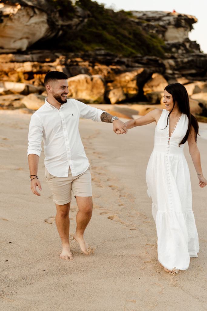 TAMARAMA-BEACH-BONDI-SYDNEY-ANELLOWEDDINGS-PRE-WEDDING-SHOOT-SAND-CANDID