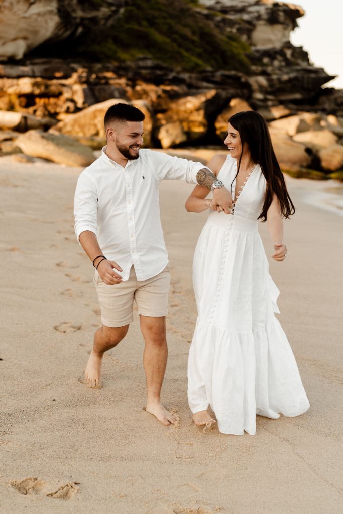 TAMARAMA-BEACH-BONDI-SYDNEY-ANELLOWEDDINGS-PRE-WEDDING-SHOOT-SAND-CANDID