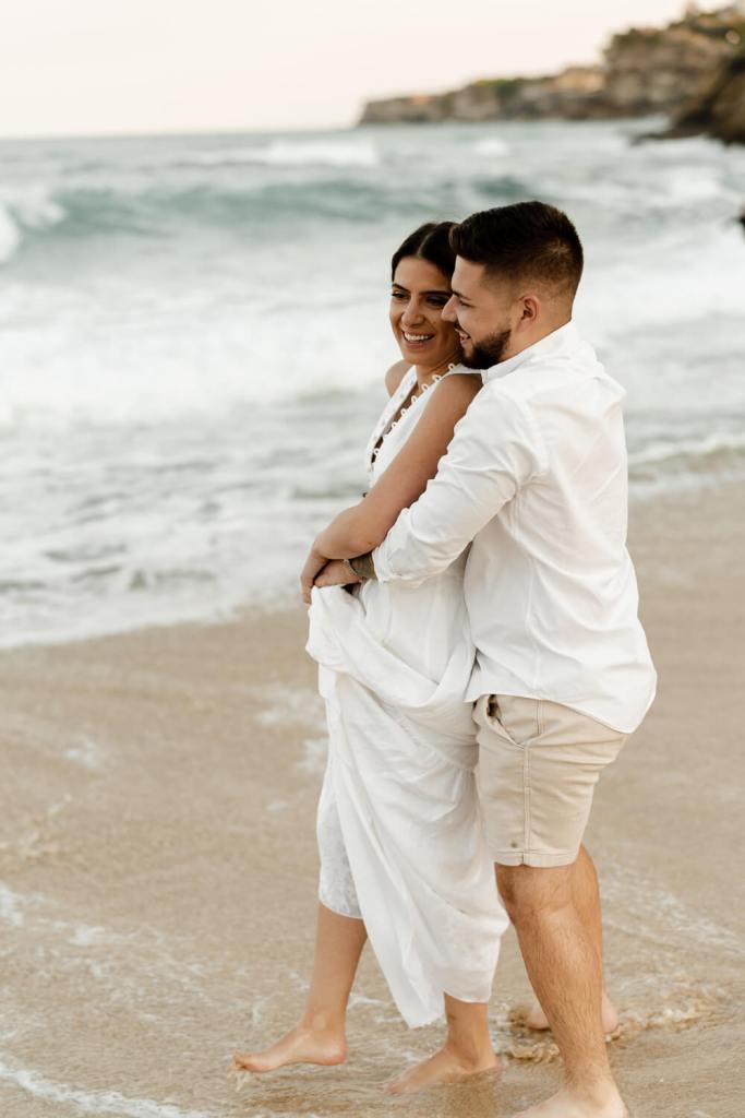 TAMARAMA-BEACH-BONDI-SYDNEY-ANELLOWEDDINGS-PRE-WEDDING-SHOOT-SAND-CANDID