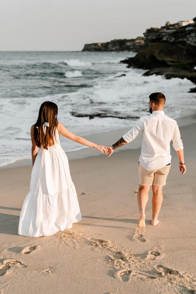 TAMARAMA-BEACH-BONDI-SYDNEY-ANELLOWEDDINGS-PRE-WEDDING-SHOOT-SAND-CANDID