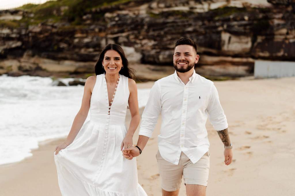 TAMARAMA-BEACH-BONDI-SYDNEY-ANELLOWEDDINGS-PRE-WEDDING-SHOOT-SAND-CANDID