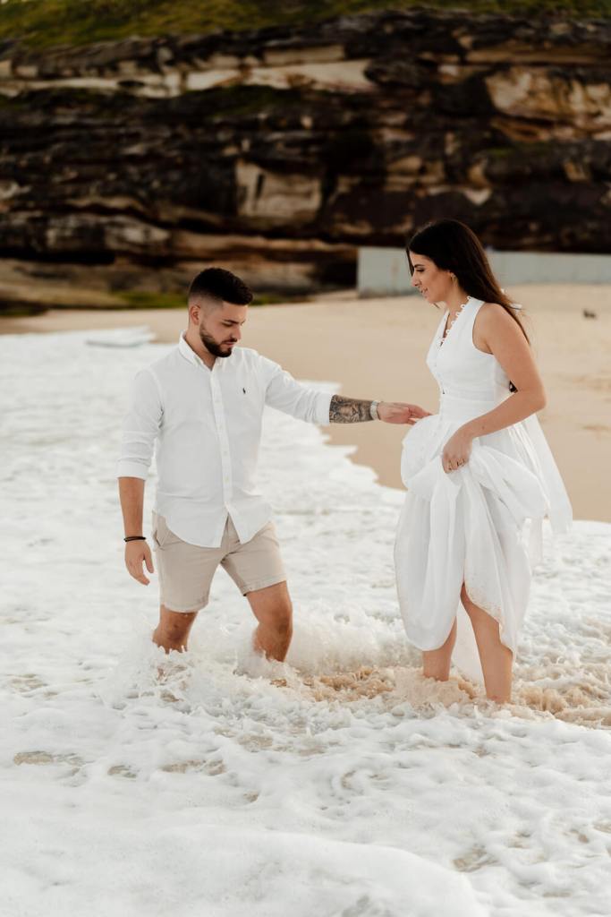 TAMARAMA-BEACH-BONDI-SYDNEY-ANELLOWEDDINGS-PRE-WEDDING-SHOOT-SAND-CANDID