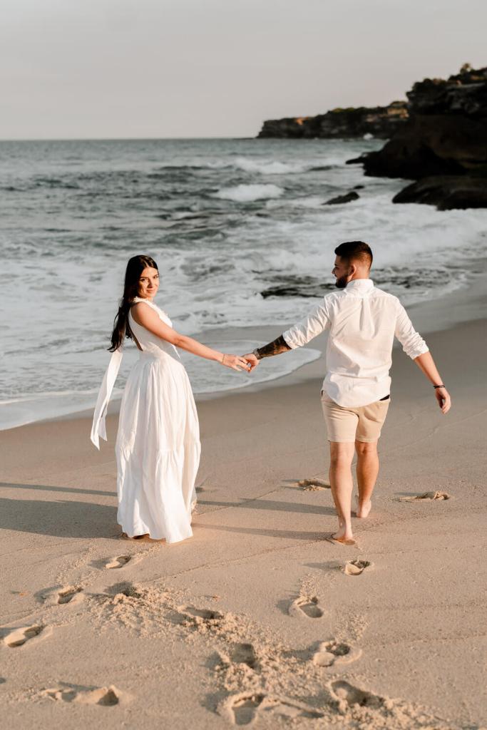 TAMARAMA-BEACH-BONDI-SYDNEY-ANELLOWEDDINGS-PRE-WEDDING-SHOOT-SAND-CANDID