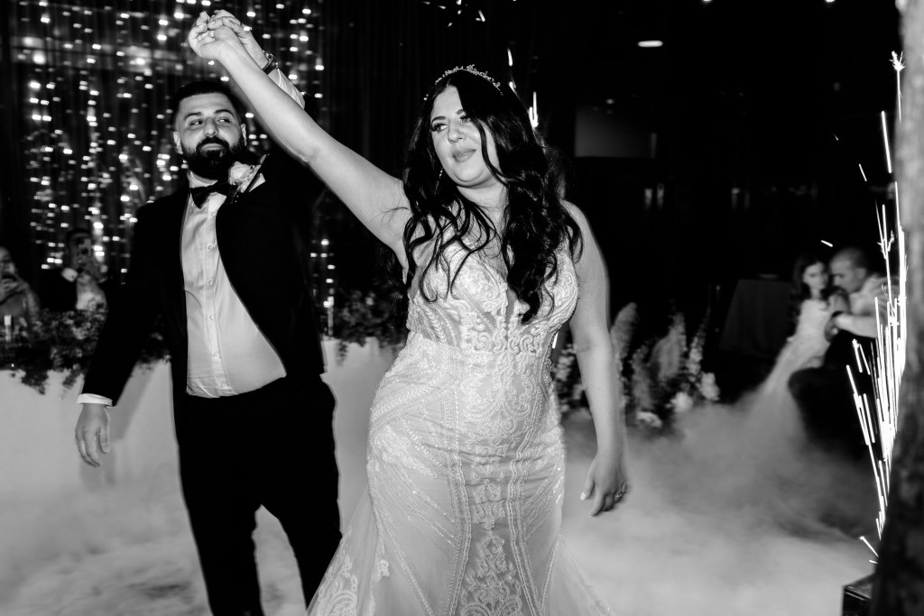 VIEW-BY-SYDNEY-PIER-ONE-WEDDING-PHOTOGRAPHER-ANELLOWEDDINGS-WEDDING-GUEST-DANCING-PHOTOS