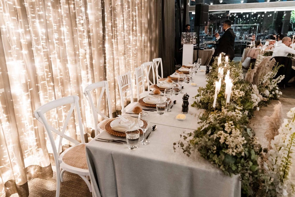 VIEW-BY-SYDNEY-PIER-ONE-WEDDING-PHOTOGRAPHER-ANELLOWEDDINGS-MAIN-TABLE