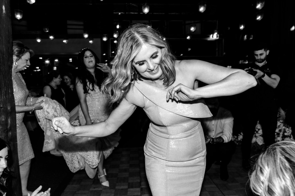 VIEW-BY-SYDNEY-PIER-ONE-WEDDING-PHOTOGRAPHER-ANELLOWEDDINGS-WEDDING-GUEST-DANCING-PHOTOS