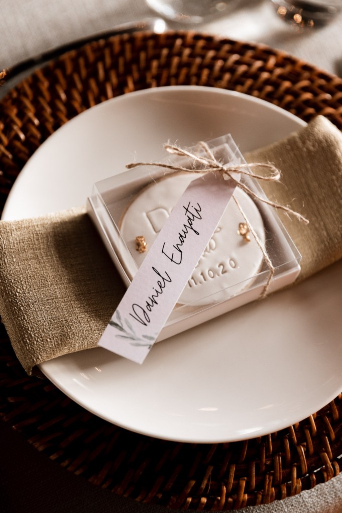 VIEW-BY-SYDNEY-PIER-ONE-WEDDING-PHOTOGRAPHER-ANELLOWEDDINGS-COOKIE-BONBONNIERE