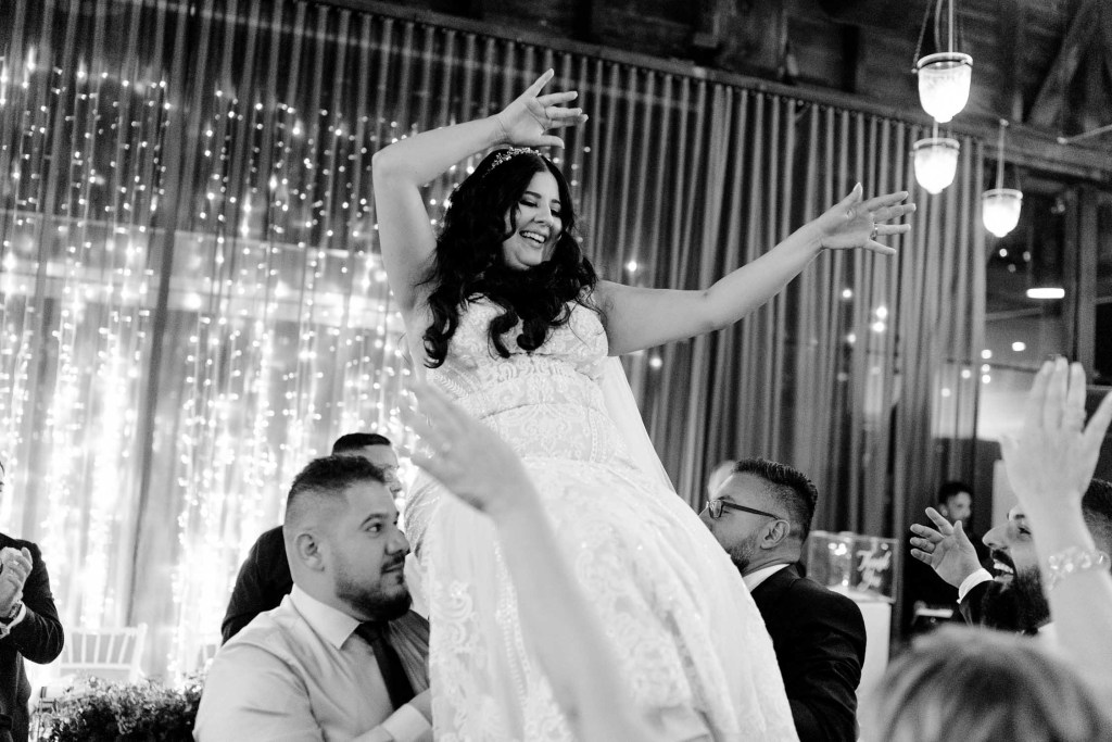 VIEW-BY-SYDNEY-PIER-ONE-WEDDING-PHOTOGRAPHER-ANELLOWEDDINGS-WEDDING-GUEST-DANCING-PHOTOS