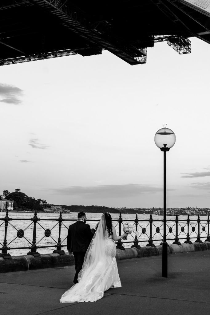 VIEW-BY-SYDNEY-PIER-ONE-WEDDING-PHOTOGRAPHER-ANELLOWEDDINGS-CANDID