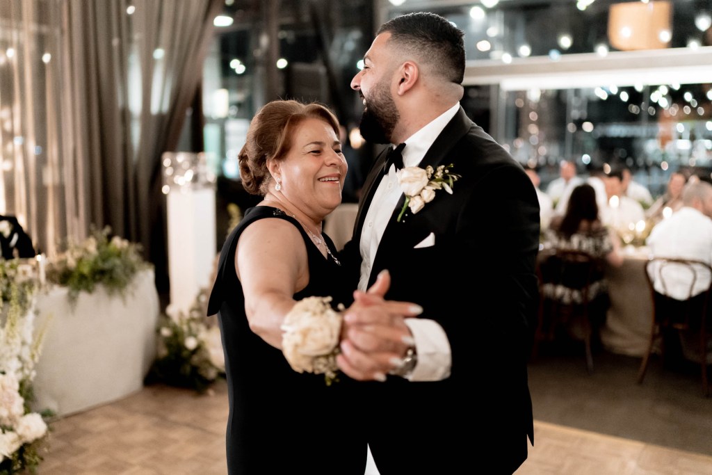 VIEW-BY-SYDNEY-PIER-ONE-WEDDING-PHOTOGRAPHER-ANELLOWEDDINGS-SON-AND-MOTHER-DANCE