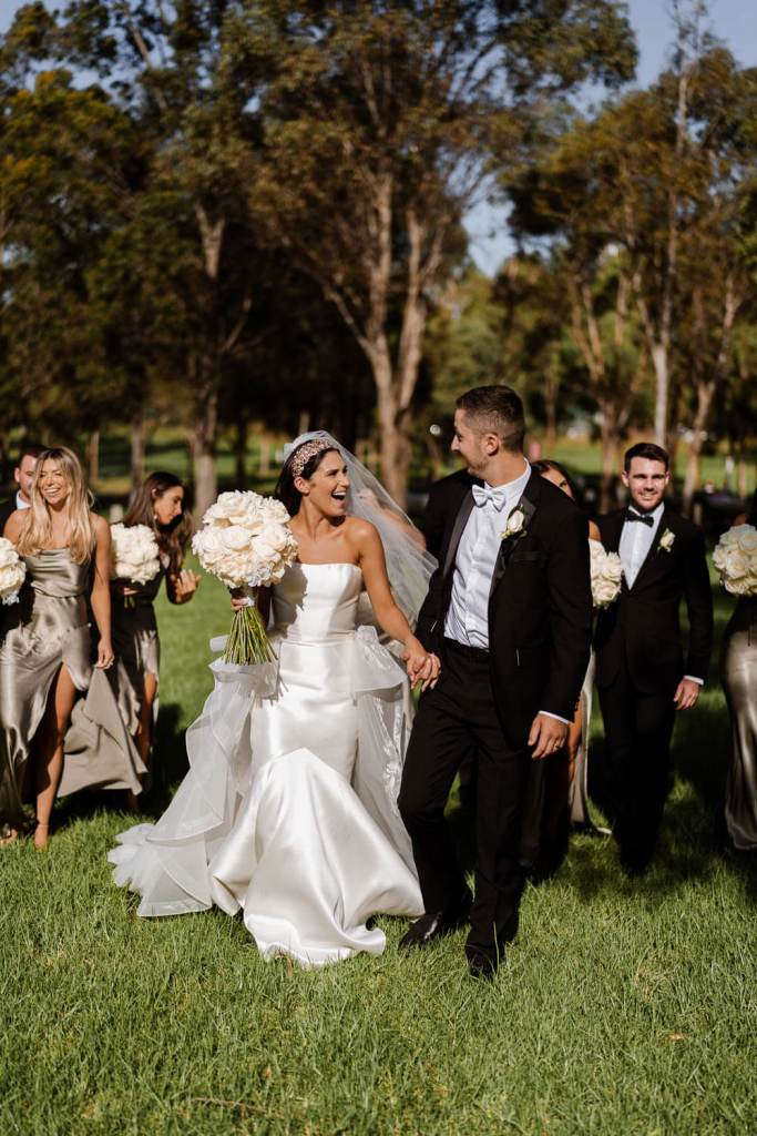 WESTERN-SYDNEY-PARKLANDS-THE-DAIRY-ABBOTSBURY-SYDNEY-PHOTOGRAPHERS-ANELLOWEDDINGS-WALKING-BRIDE