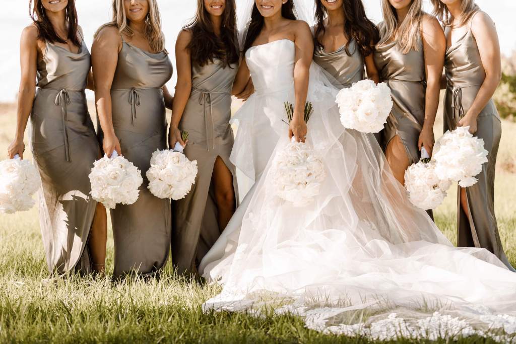 WESTERN-SYDNEY-PARKLANDS-THE-DAIRY-ABBOTSBURY-SYDNEY-PHOTOGRAPHERS-ANELLOWEDDINGS-BRIDESMAIDS