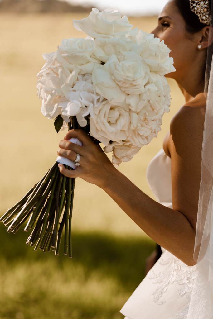 WESTERN-SYDNEY-PARKLANDS-THE-DAIRY-ABBOTSBURY-SYDNEY-PHOTOGRAPHERS-ANELLOWEDDINGS-BRIDAL-BOUQUET