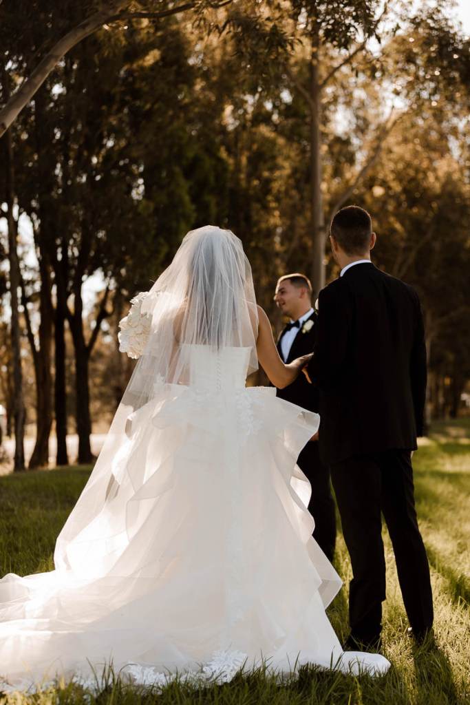 WESTERN-SYDNEY-PARKLANDS-THE-DAIRY-ABBOTSBURY-SYDNEY-PHOTOGRAPHERS-ANELLOWEDDINGS-BRIDAL-TIMELESS-BRIDE