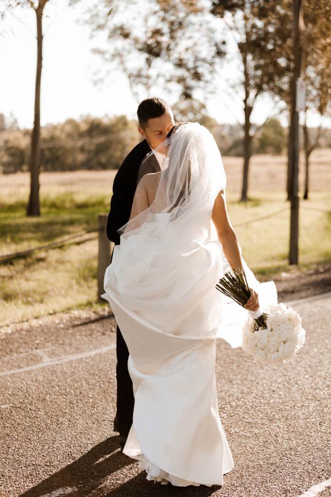 WESTERN-SYDNEY-PARKLANDS-THE-DAIRY-ABBOTSBURY-SYDNEY-PHOTOGRAPHERS-ANELLOWEDDINGS-BRIDAL-TIMELESS-BRIDES